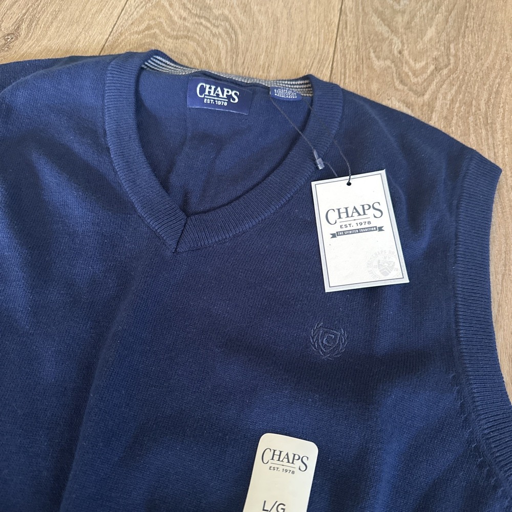 Chap's Men's Newport Navy Golf Sweater Vest Size Medium Preppy NEW - Picture 2 of 8